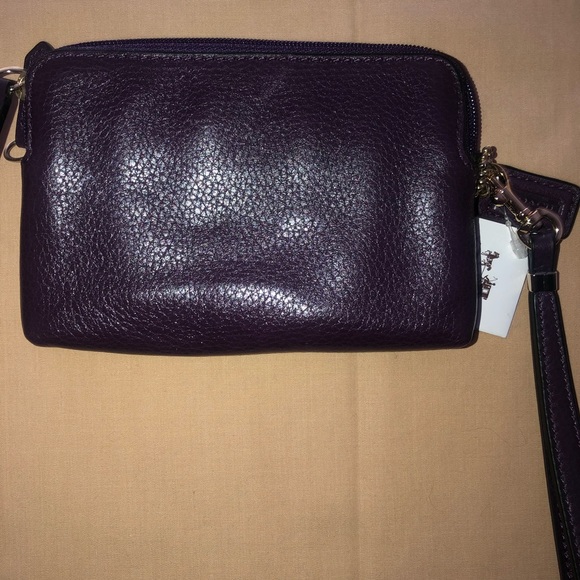 Coach Purple wristlet 💜 - Picture 2 of 7